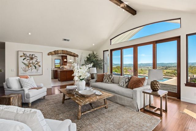 2405 Lewis Dr, Sebastopol, CA 95472