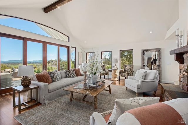 2405 Lewis Dr, Sebastopol, CA 95472