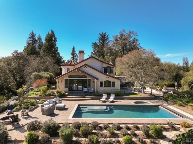 2405 Lewis Dr, Sebastopol, CA 95472