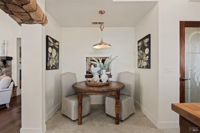 2405 Lewis Dr, Sebastopol, CA 95472