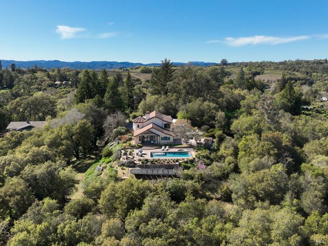 2405 Lewis Dr, Sebastopol, CA 95472