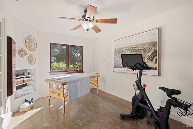 2405 Lewis Dr, Sebastopol, CA 95472