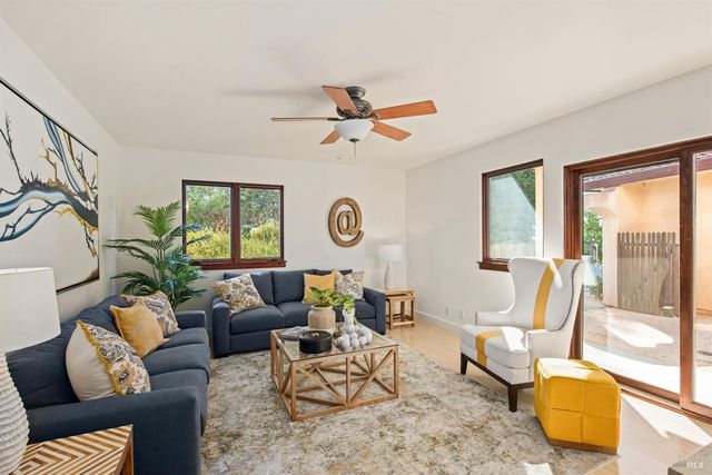 2405 Lewis Dr, Sebastopol, CA 95472