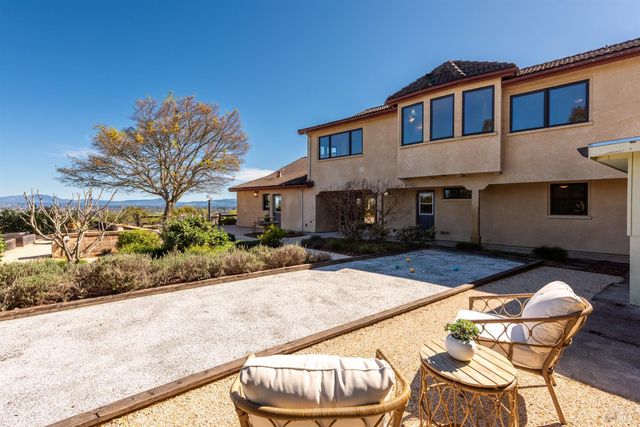 2405 Lewis Dr, Sebastopol, CA 95472