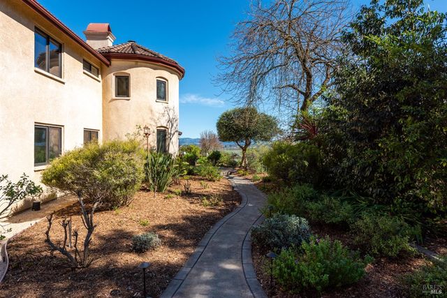 2405 Lewis Dr, Sebastopol, CA 95472