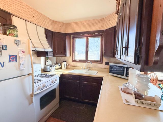 47W185 Kelley Road, Hampshire, IL 60140