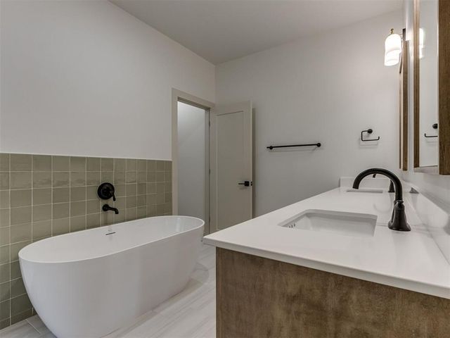 5709 NW 154th Terrace, Edmond, OK 73013