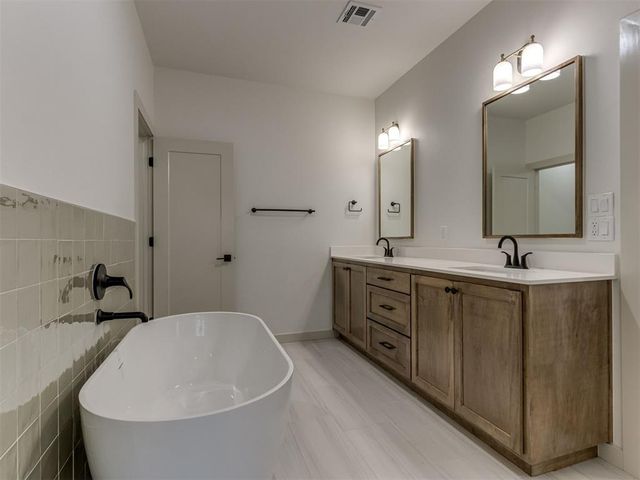 5709 NW 154th Terrace, Edmond, OK 73013