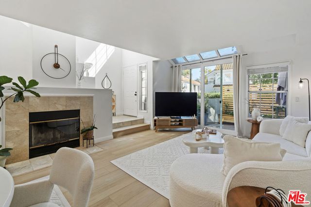 4240 Lost Hills Road 903, Agoura Hills, CA 91301