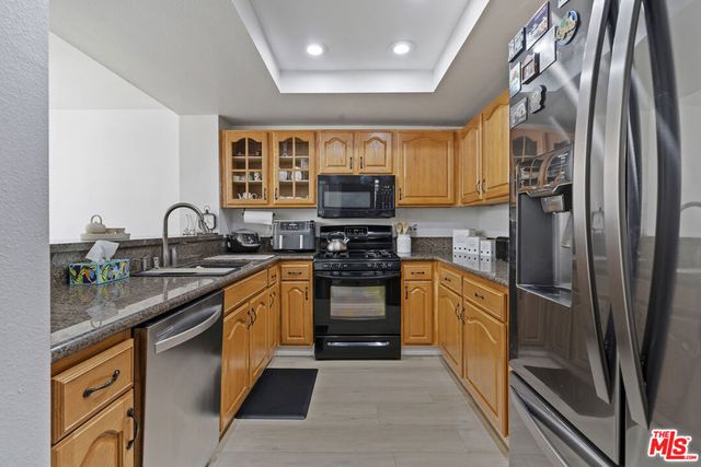 4240 Lost Hills Road 903, Agoura Hills, CA 91301
