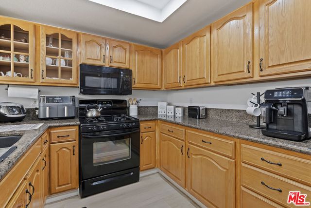 4240 Lost Hills Road 903, Agoura Hills, CA 91301