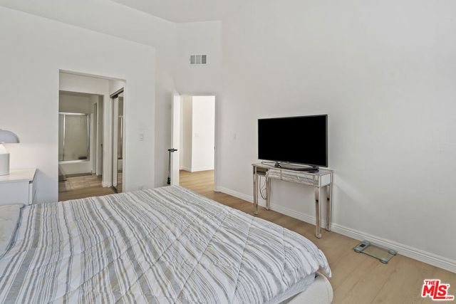 4240 Lost Hills Road 903, Agoura Hills, CA 91301