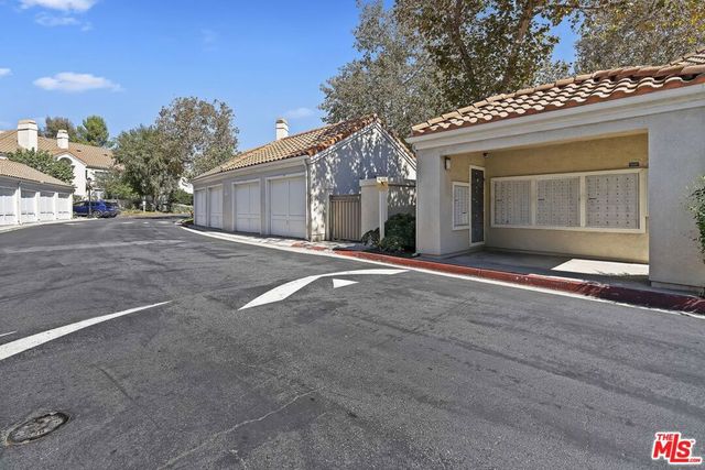 4240 Lost Hills Road 903, Agoura Hills, CA 91301