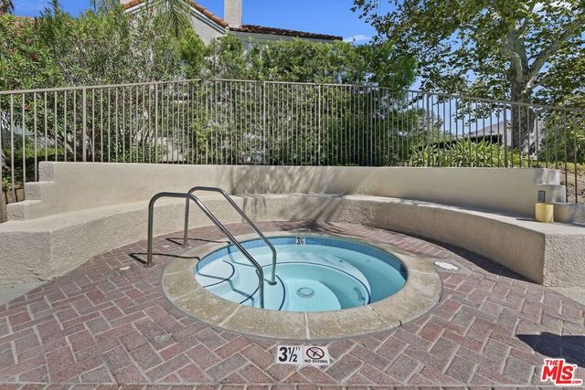 4240 Lost Hills Road 903, Agoura Hills, CA 91301