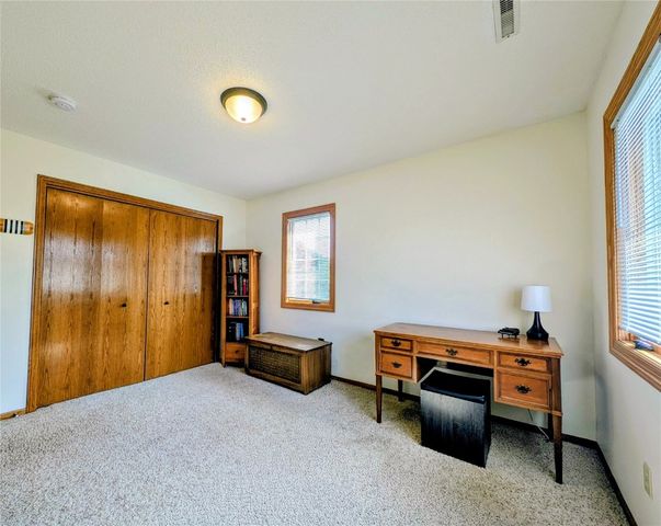 1215 Prairieview Drive NE, Cedar Rapids, IA 52402