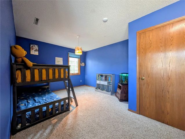 1215 Prairieview Drive NE, Cedar Rapids, IA 52402