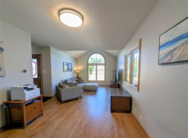 1215 Prairieview Drive NE, Cedar Rapids, IA 52402