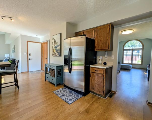 1215 Prairieview Drive NE, Cedar Rapids, IA 52402