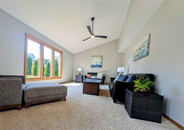 1215 Prairieview Drive NE, Cedar Rapids, IA 52402