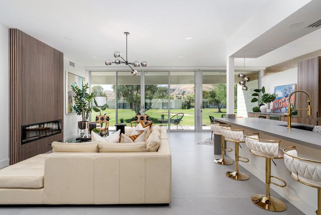 172 Desert Lakes Drive, Palm Springs, CA 92264