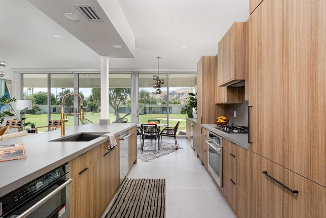 172 Desert Lakes Drive, Palm Springs, CA 92264