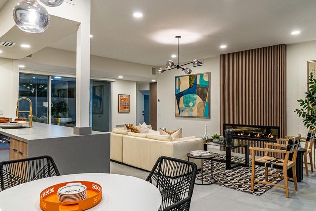 172 Desert Lakes Drive, Palm Springs, CA 92264