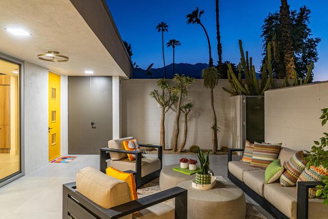 172 Desert Lakes Drive, Palm Springs, CA 92264