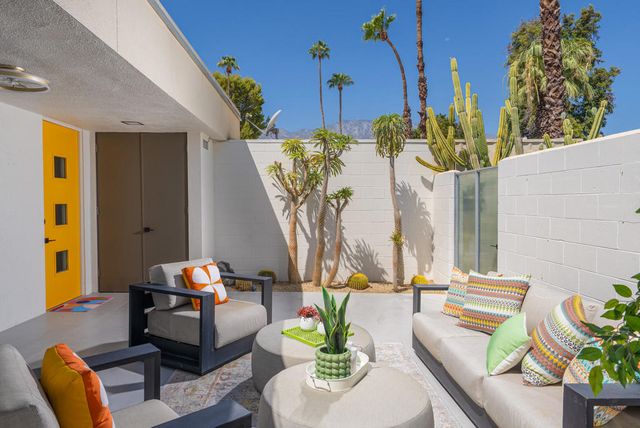 172 Desert Lakes Drive, Palm Springs, CA 92264