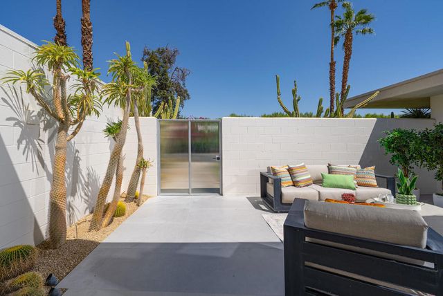 172 Desert Lakes Drive, Palm Springs, CA 92264