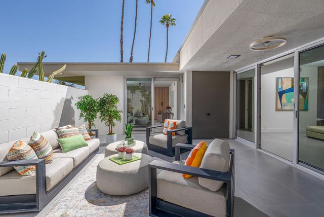 172 Desert Lakes Drive, Palm Springs, CA 92264