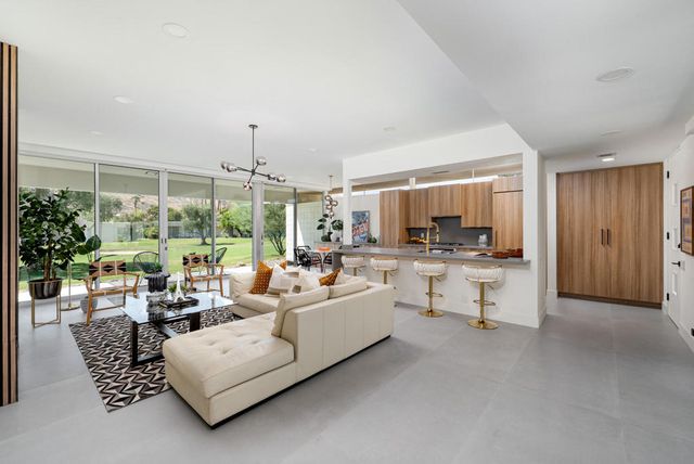 172 Desert Lakes Drive, Palm Springs, CA 92264