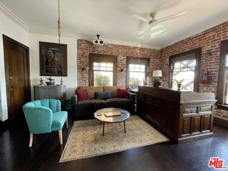 2121 James M Wood Boulevard 201, Los Angeles, CA 90006