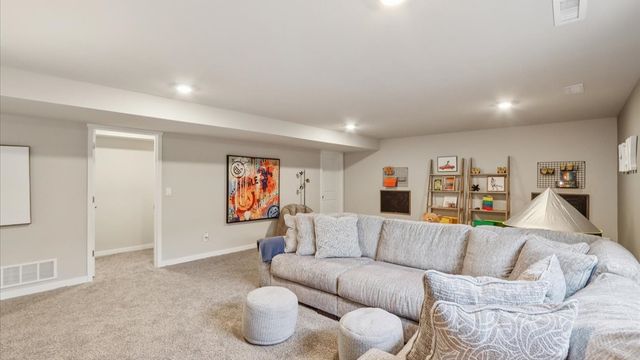 1122 33RD Court SW, Altoona, IA 50009