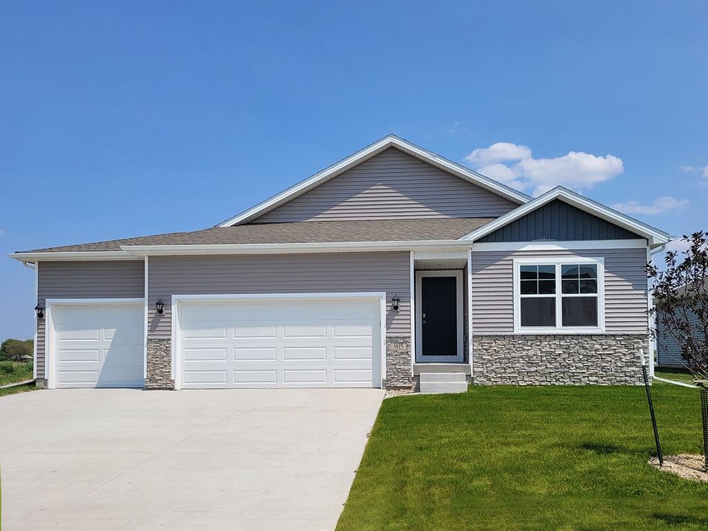 1122 33RD Court SW, Altoona, IA 50009