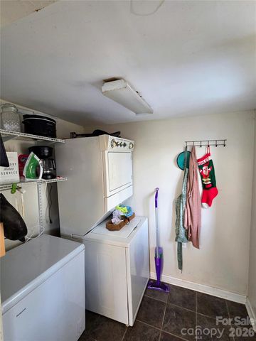 833 Dennis Street, Troy, NC 27371