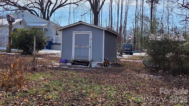 833 Dennis Street, Troy, NC 27371