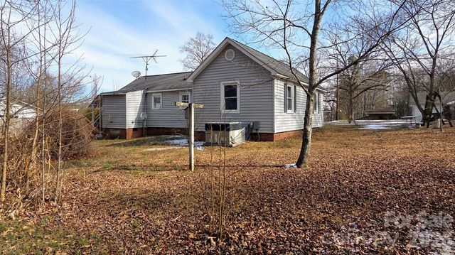 833 Dennis Street, Troy, NC 27371