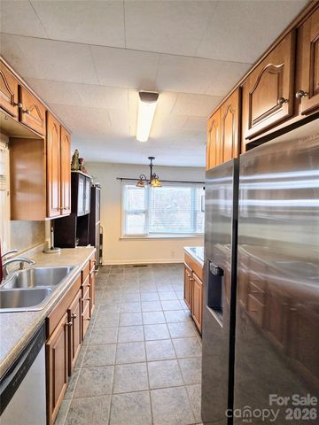 833 Dennis Street, Troy, NC 27371