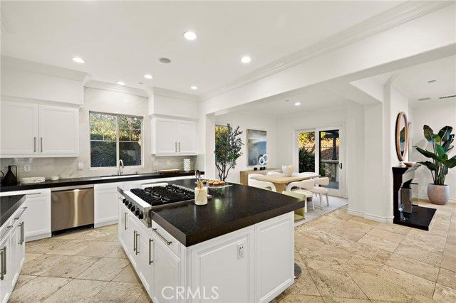 10710 Plumas Way, Tustin, CA 92782