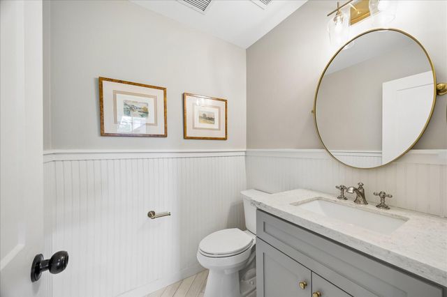1059 Candlelight Lane, Houston, TX 77018