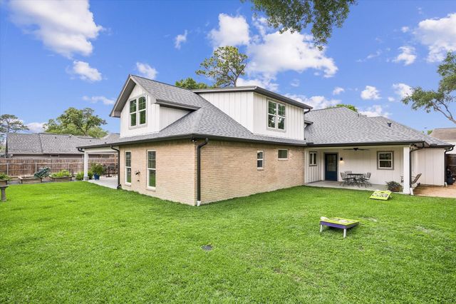 1059 Candlelight Lane, Houston, TX 77018