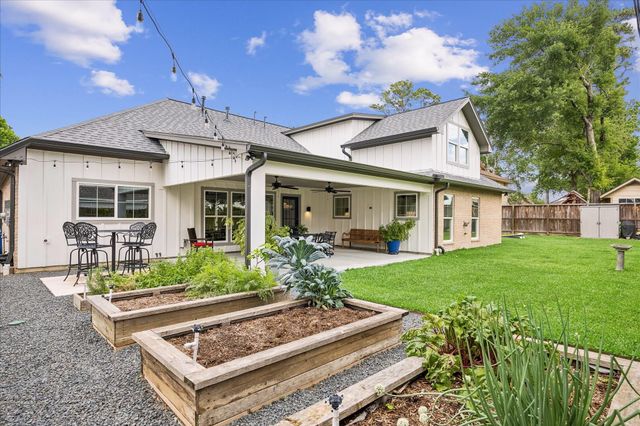1059 Candlelight Lane, Houston, TX 77018