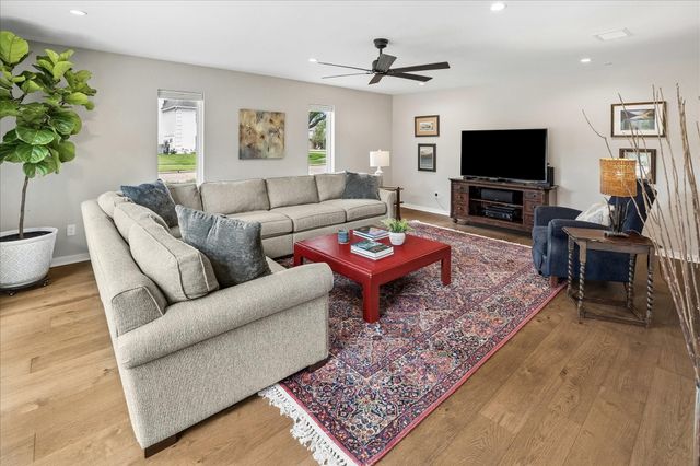 1059 Candlelight Lane, Houston, TX 77018