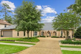 1059 Candlelight Lane, Houston, TX 77018
