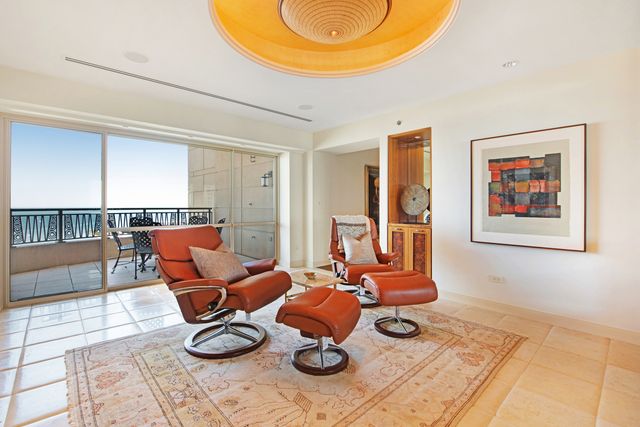 800 N MICHIGAN Avenue 4201, Chicago, IL 60611