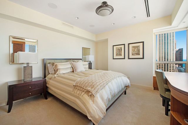 800 N MICHIGAN Avenue 4201, Chicago, IL 60611