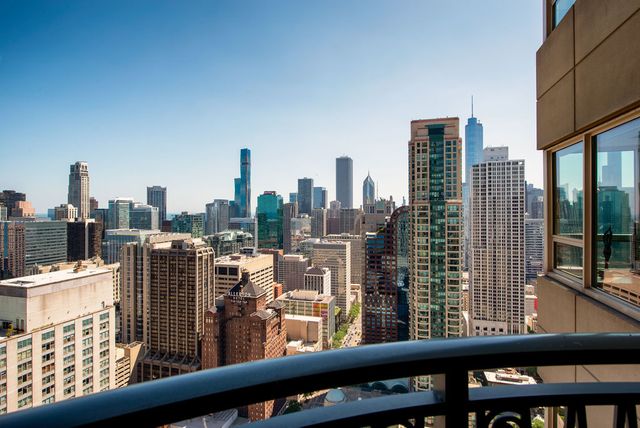 800 N MICHIGAN Avenue 4201, Chicago, IL 60611