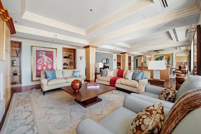 800 N MICHIGAN Avenue 4201, Chicago, IL 60611