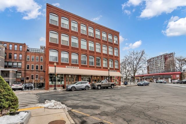 80 Wingate St 2F, Haverhill, MA 01832