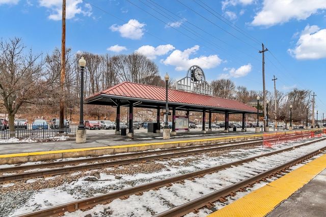 80 Wingate St 2F, Haverhill, MA 01832